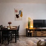Giedres Linkuva With Private Entrance Appartamento